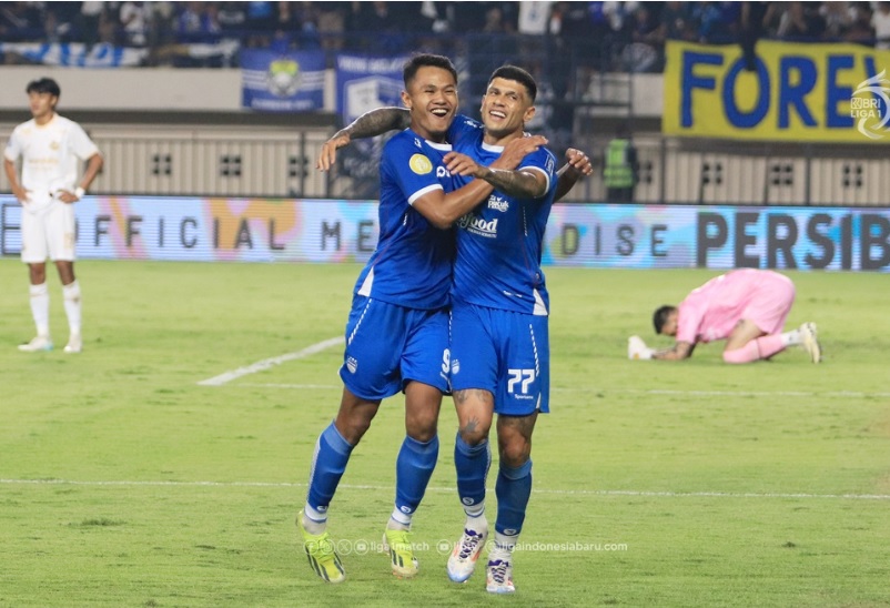 Persib akan menghadapi tantangan besar di bulan September ini, dengan lima pertandingan yang harus dijalani, termasuk satu laga di ajang AFC Champions League Two melawan Port FC