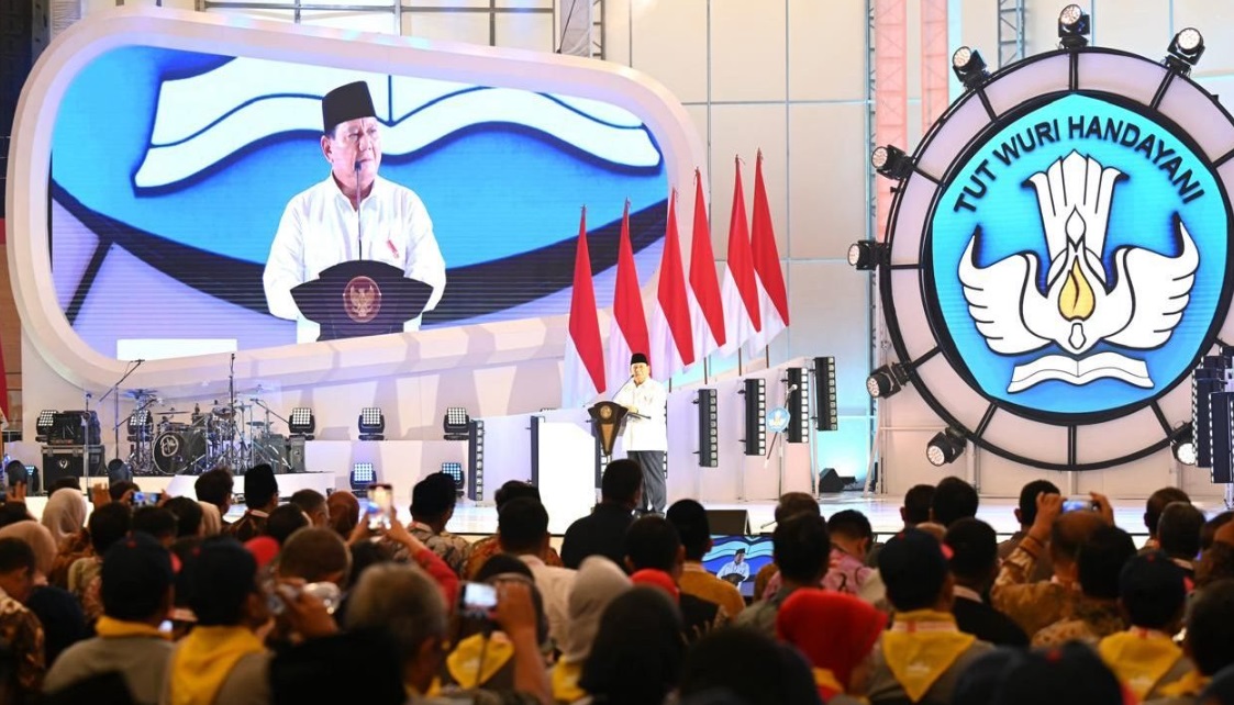 Presiden Prabowo Subianto menghadiri Puncak Peringatan Hari Guru Nasional yang digelar di Jakarta International Velodrome, Jakarta, pada Kamis, 28 November 2024. Foto: BPMI Setpres/Kris