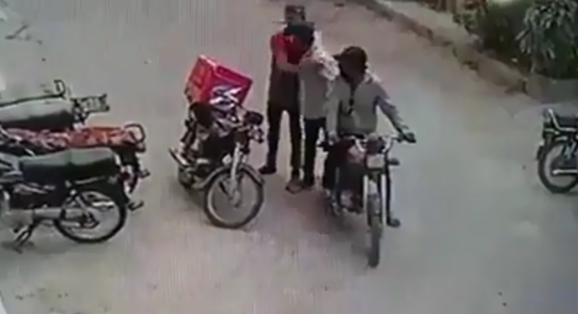 Tak Tega Korban Menangis, Perampok Ini Kembalikan Barang Rampasan