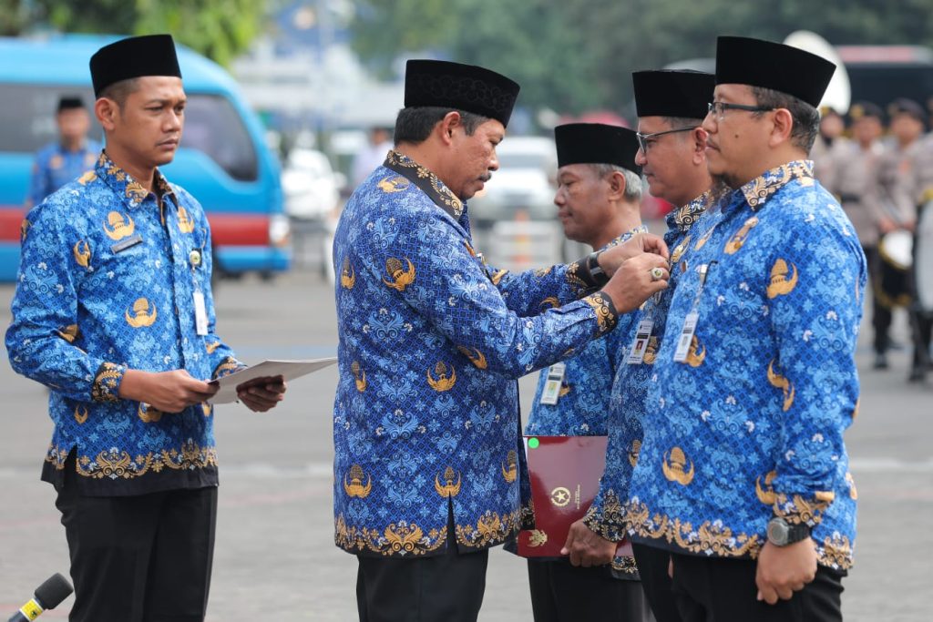 seusai memimpin upacara peringatan HUT Korpri, di Halaman Kantor Gubernur, Rabu (29/11/2023). 