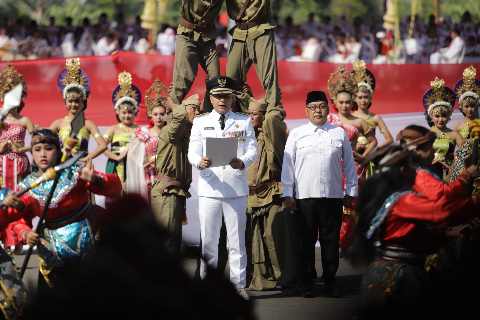 Upacara peringatan Hari Ulang Tahun (HUT) ke-78 Republik Indonesia berlangsung khidmat di Taman Surya, Balai Kota Surabaya, Kamis (17/8/2023) pagi