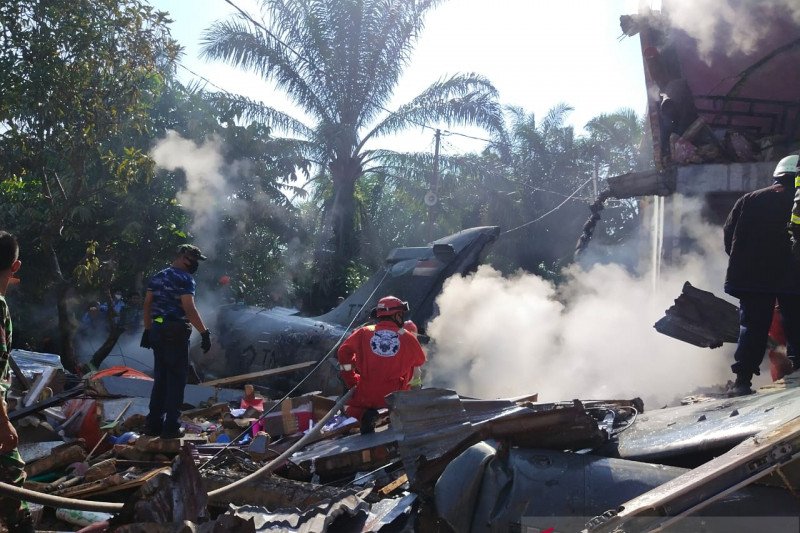 Flash - Pesawat TNI AU jatuh di Riau. (ANTARA)

