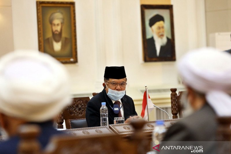 Wapres ke-10 dan ke-12 RI Jusuf Kalla bertemu ulama-ulama membahas rencana perwujudan perdamaian di Afghanistan, Rabu (23/12/2020). (Tim Media JK)

