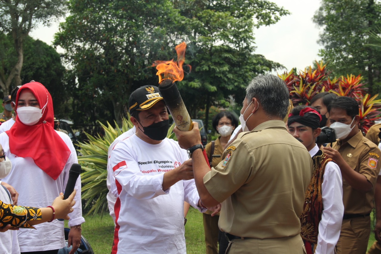 Temanggung Terima Api Obor Pesonas 2022