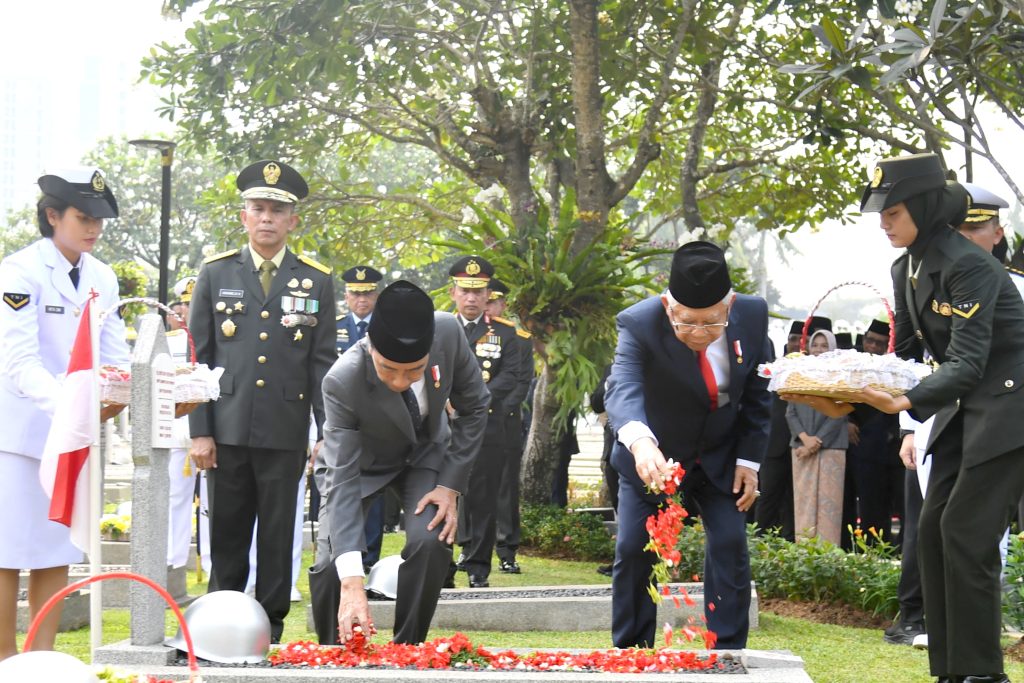 Hari Pahlawan Tahun 2023, Presiden Jokowi Pimpin Upacara Ziarah Nasional di TMP Kalibata