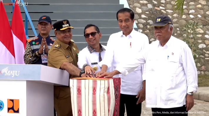 Presiden Jokowi meresmikan SPAM Kali Dendeng, di Kupang, NTT, Rabu (06/12/2023).