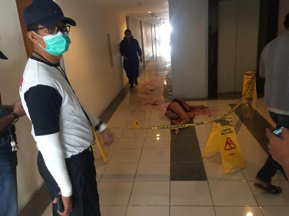 Jasad perempuan yang ditemukan tewas bersimbah darah. (foto : ris/hmp)