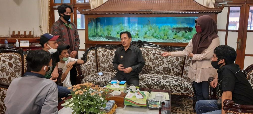 Cak Nur sapaan akrab Wakil Bupati Sidoarjo saat di temui awak media, setelah Rakor. ( foto: Bil/hmp)