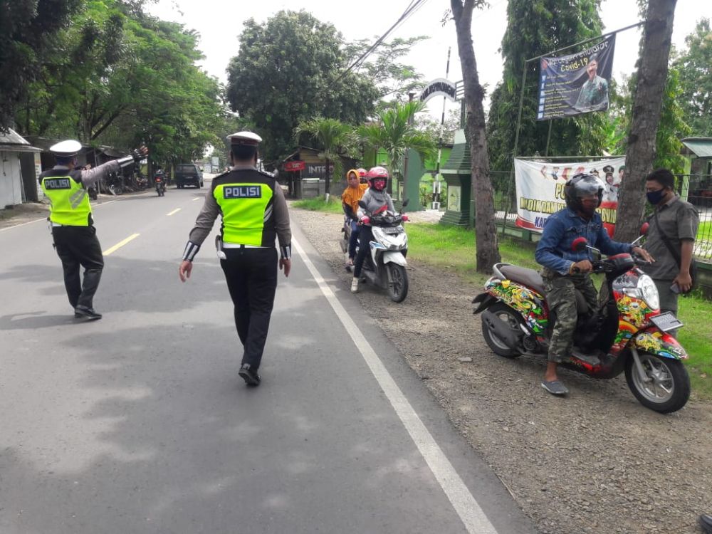 Salah titik perbatasan masuk ke Kab. Bojonegoro yang jadi perhatian petugas. ( foto: yat/hmp)