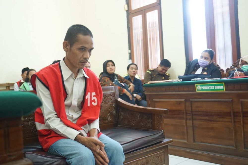 Pekerjakan Cewek Dibawa Umur, Papi Karaoke "Melly Glow" Dihukum 1,8 Tahun