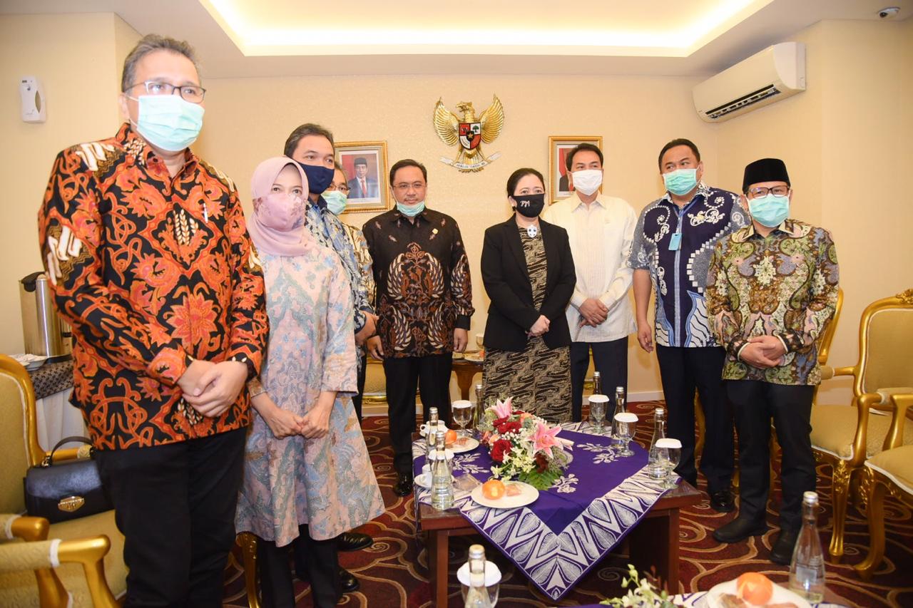 Ketua DPR RI Puan Maharani didampingi  tiga orang wakil  ketua DPR RI yakni Aziz Syamsudin, Rahmat Gobel dan Muhaimin Iskandar. Sedangkan dari BPK hadir Ketua BPK RI Agung Firman Sampurna didampingi 4 orang anggota BPK RI yakni Pius Lutrilanang, Hendra Su