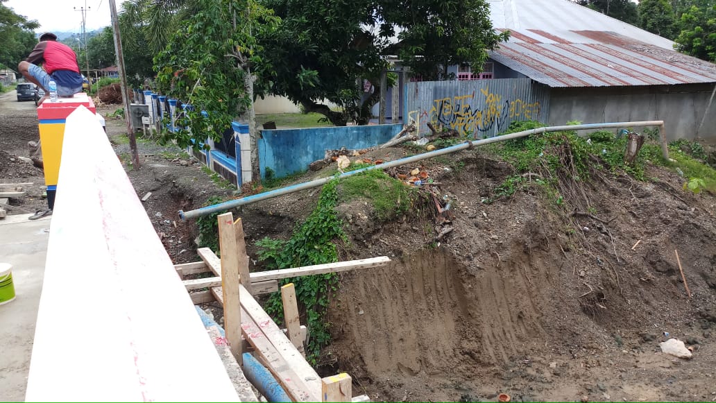 Pipa induk distribusi penghubung instalasi pengolahan air (IPA) milik Perusahaan Daerah Air Minum (PDAM) Kabupaten Kepulauan Sula (Kepsul). HMP/CHO