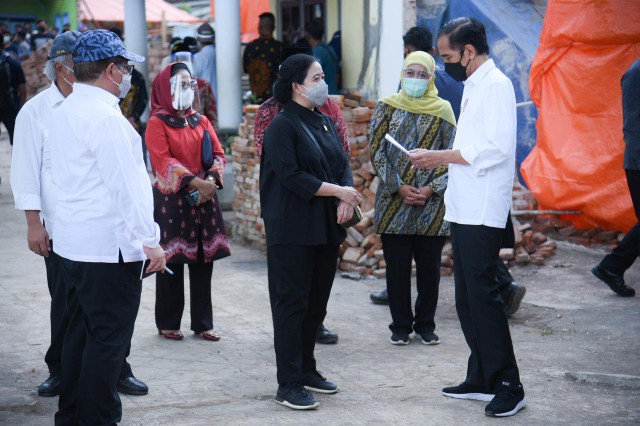 Ketua DPR RI Puan dan Maharani dan Presiden Jokowi. ist