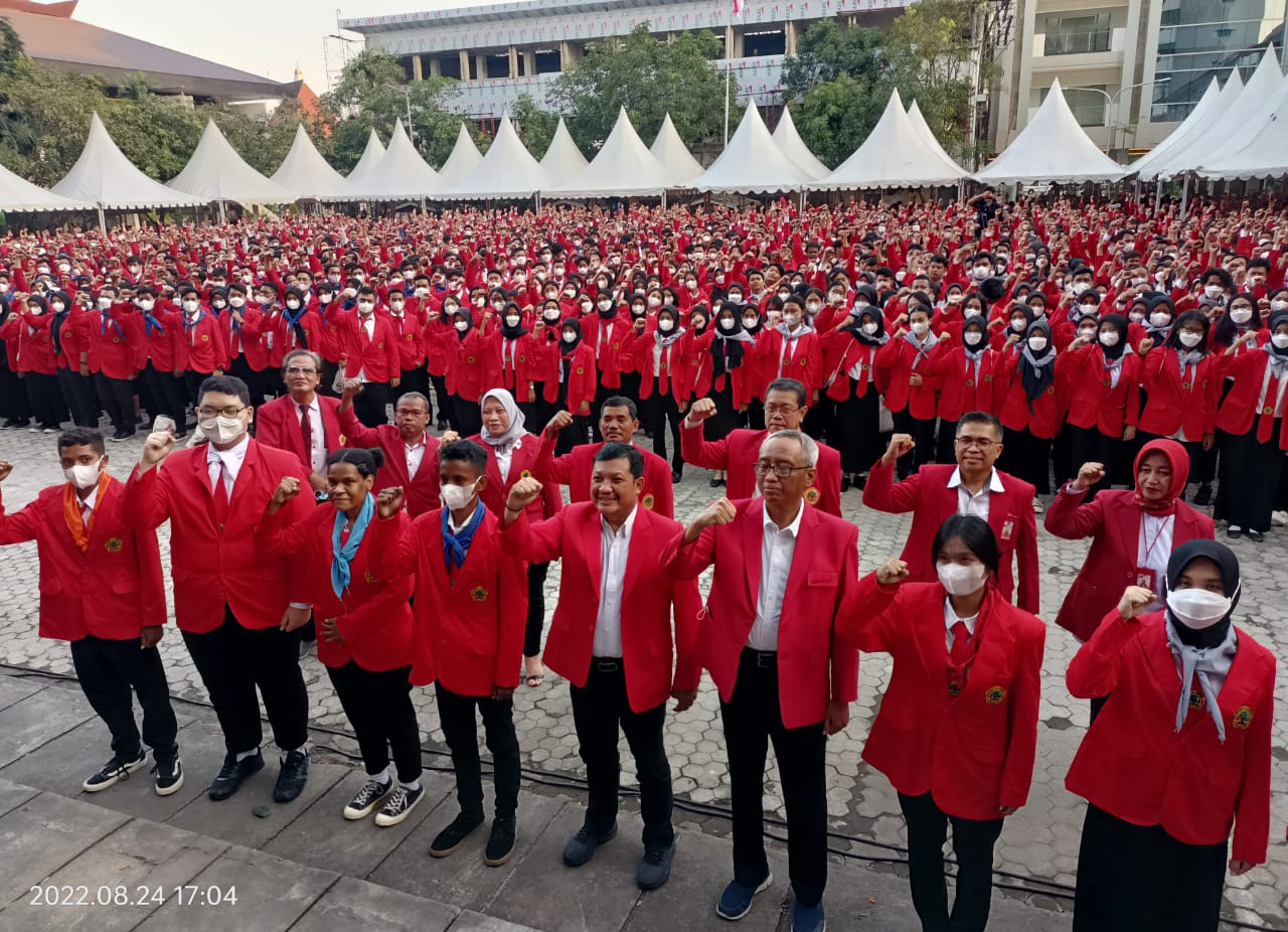Setelah Jalani PKKMB, UNTAG Surabaya Kuhkan 3.489 Mahasiswa Baru