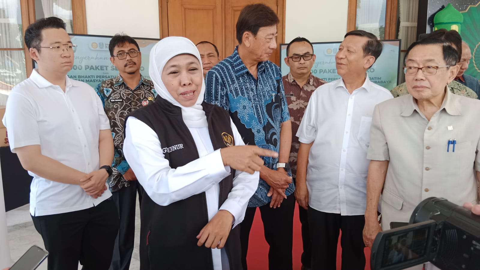 Gubernur Khofifah Imbau Pengusaha Bayarkan THR Paling Lambat 7 Hari Sebelum Hari Raya