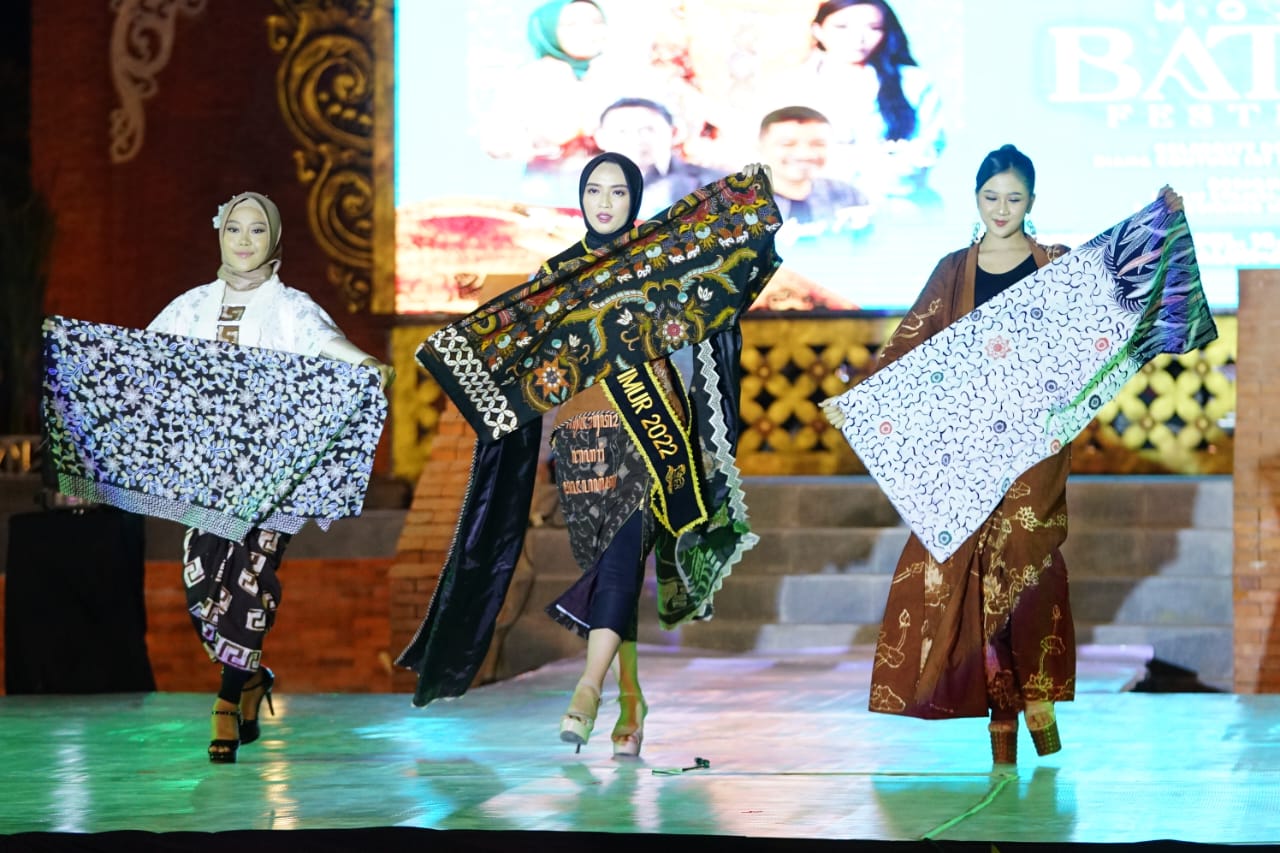 Puncak Acara Mojo Batik Festival 2023 Berlangsung Meriah
