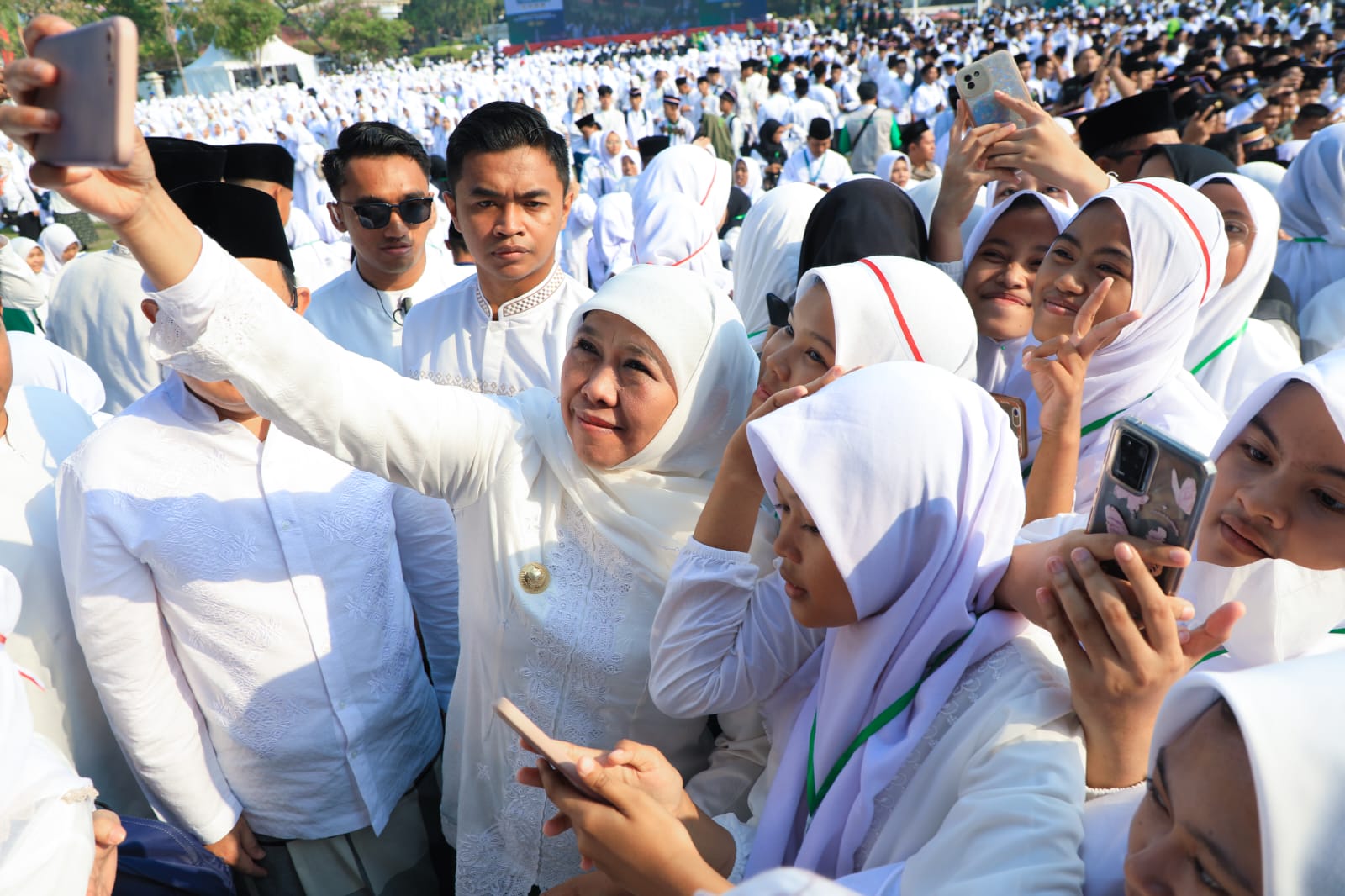 Gubernur Khofifah Dorong Santri Ambil Peran Cegah Perpecahan Akibat Suksesi 2024