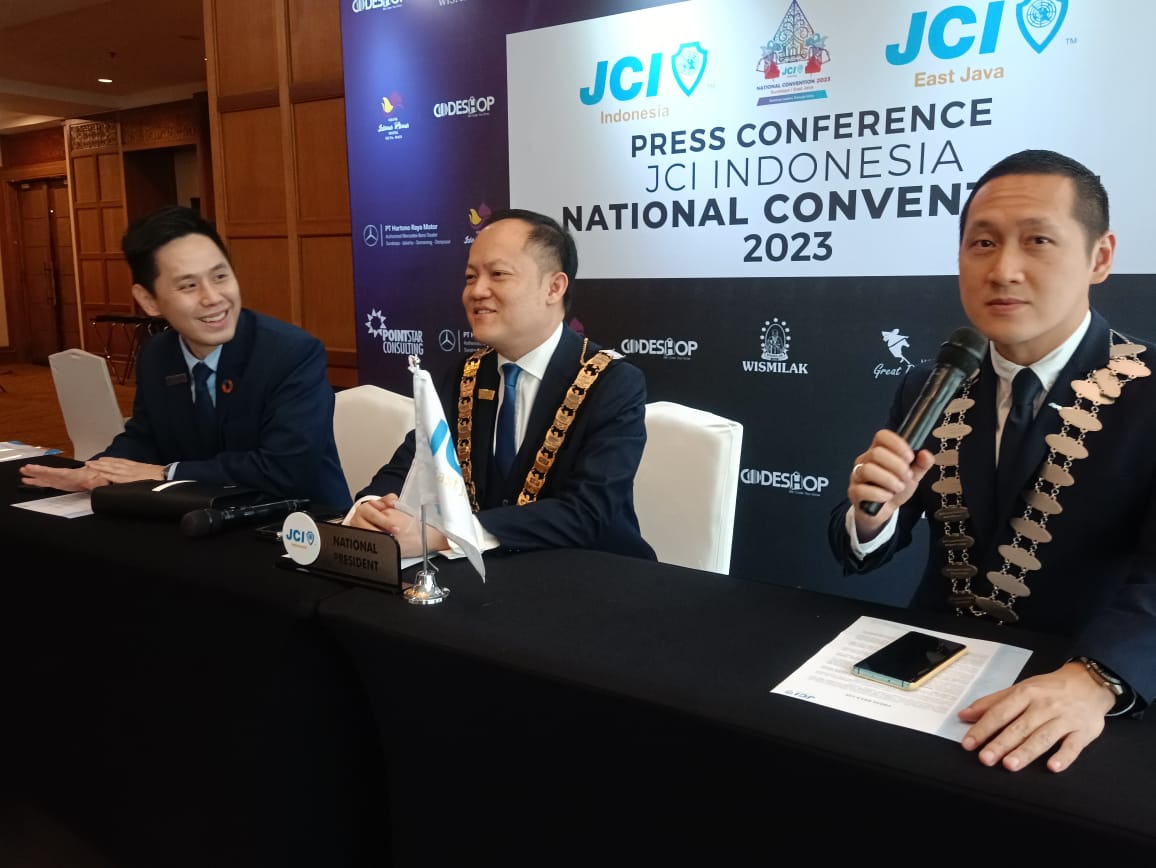 National President JCI Felix Soesanto saat konferensi pers usai menggelar Musyawarah Nasional (Munas) tahun 2023 di Shangrila Hotel Surabaya. Rabu (1/11/2023)