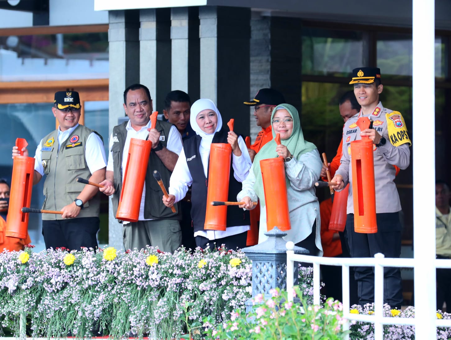 Gubernur Khofifah: Lakukan Mitigasi, Pastikan Peralatan dan Personel Semua dalam Kondisi Siap Siaga