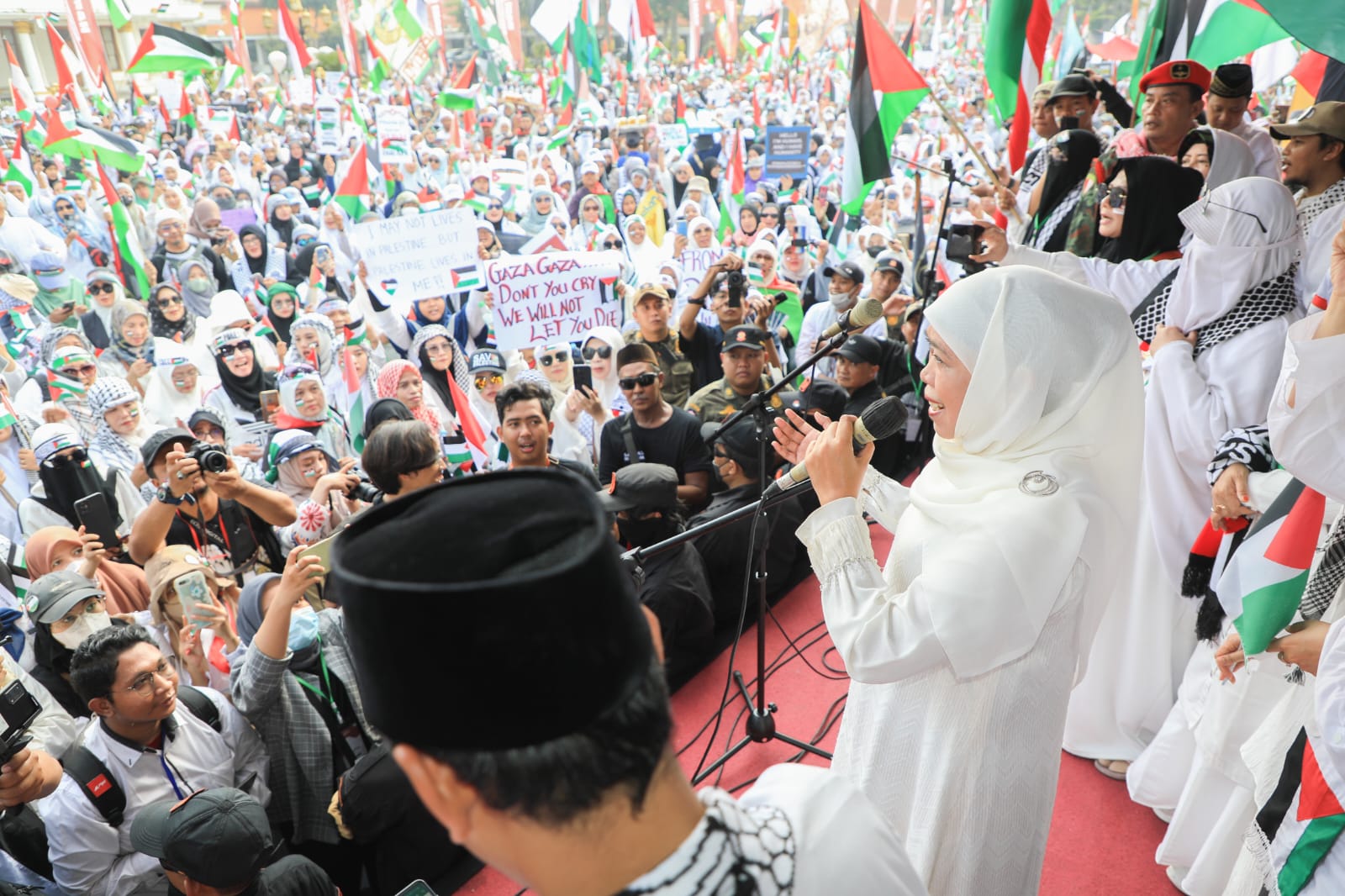 Gubernur Khofifah Ajak Beri Dukungan Lewat Doa dan Donasi