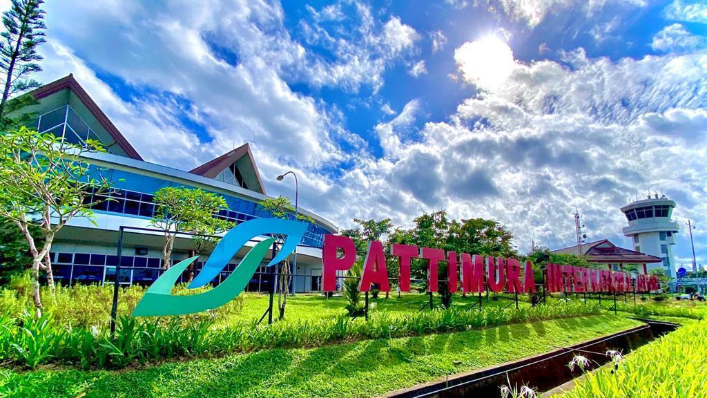 Bandara Pattimura, Ambon.