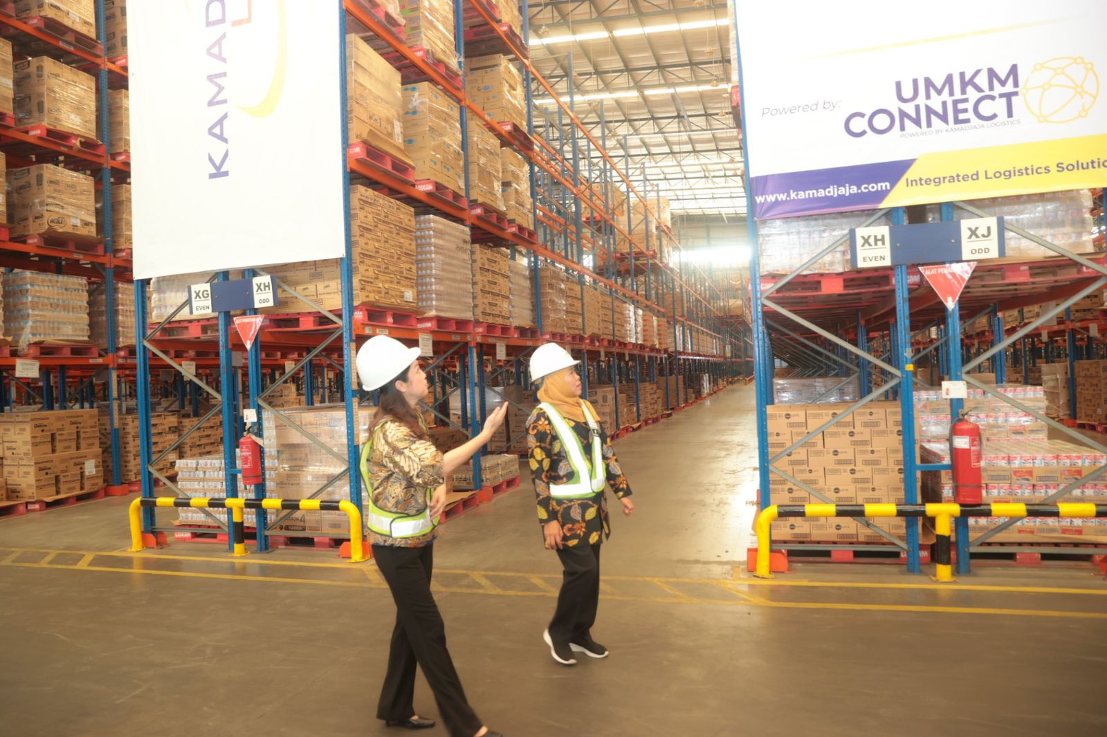 Gubernur Khofifah: Berikan Layanan Kemudahan Ekspor dan Pengiriman Logistik bagi UMKM Jatim
