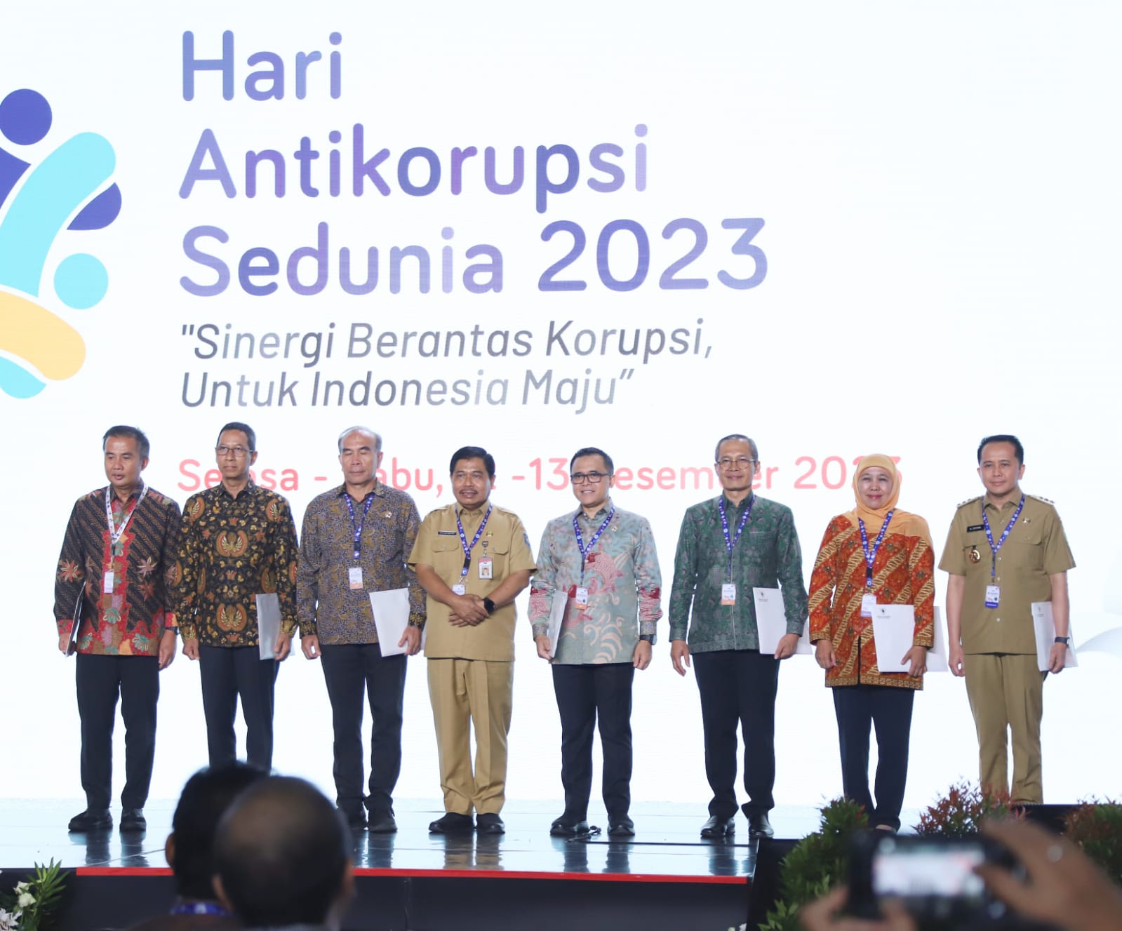 Gubernur Jawa Timur Khofifah Indar Parawansa saat menghadiri Puncak Peringatan Hari Antikorupsi Sedunia (Hakordia) Tahun 2023 di Istora Gelora Bung Karno (Istora Senayan) Jakarta, Selasa (12/12).

