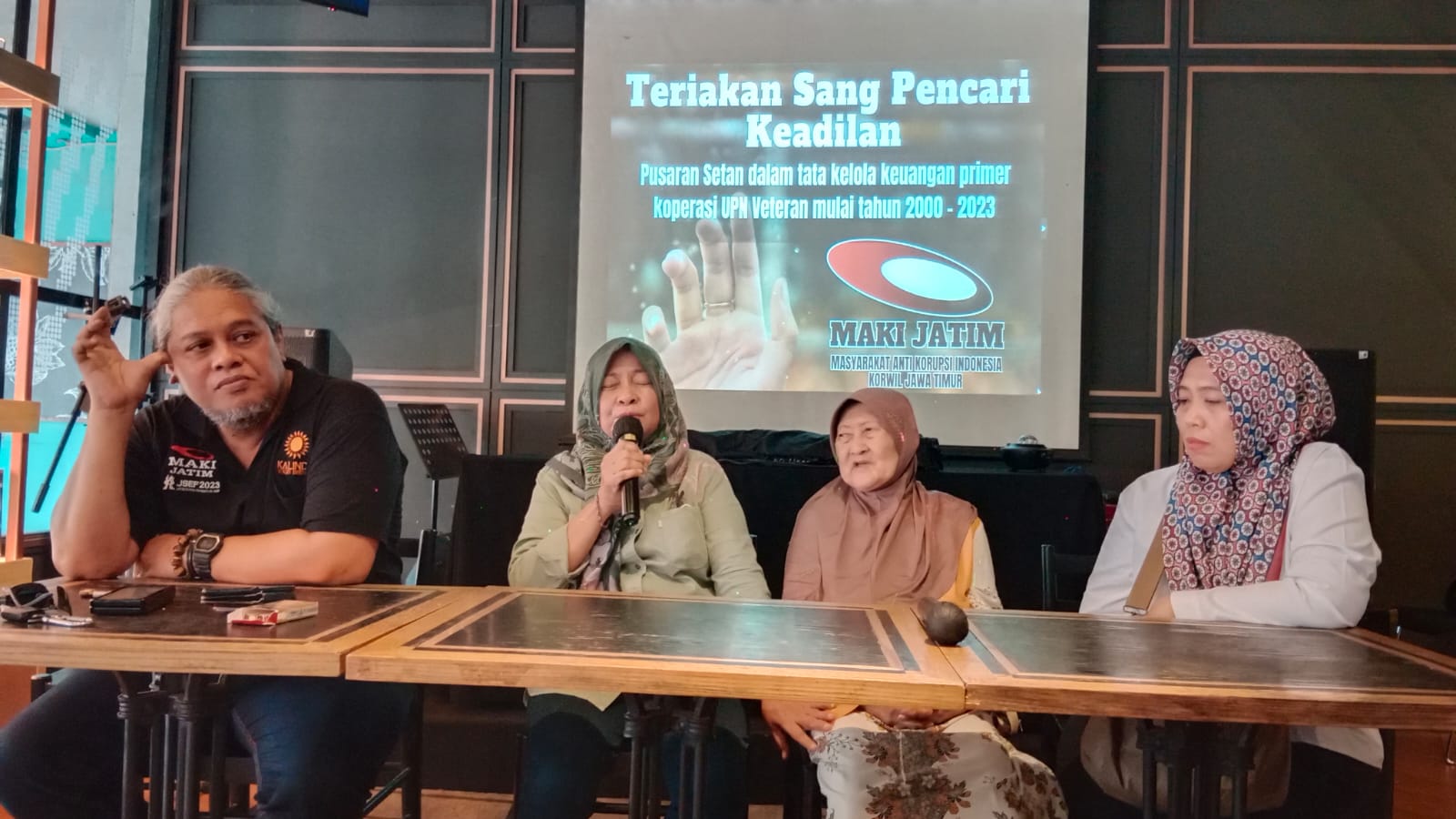MAKI Jatim memberikan dukungan hukum kepada tiga pengurus non aktif Primer Koperasi UPN Veteran Surabaya yang ditetapkan sebagai tersangka dalam kasus dugaan tindak pidana korupsi.