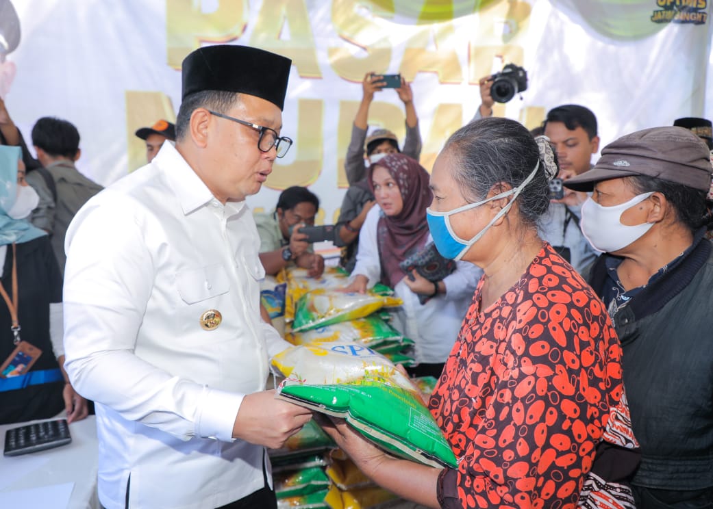 Pj. Gubernur Jatim Adhy Karyono membuka gelaran Safari Ramadhan di Masjid Agung Kota Kediri pada Senin (18/3) 