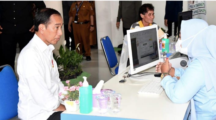 Presiden Joko Widodo melakukan peninjauan di Rumah Sakit Umum Daerah (RSUD) Toto Kabila, Kabupaten Bone Bolango, Provinsi Gorontalo, pada Senin, 22 April 2024. Foto: BPMI Setpres/Rusman
