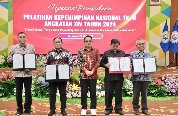 Penandatanganan perjanjian ini dilakukan oleh Kepala BPSDM Jatim, Ramliyanto, dan disaksikan oleh Penjabat (Pj) Gubernur Jawa Timur, Adhy Karyono, dalam acara pembukaan PKN II di BPSDM Jatim, Surabaya, Selasa (28/5).

