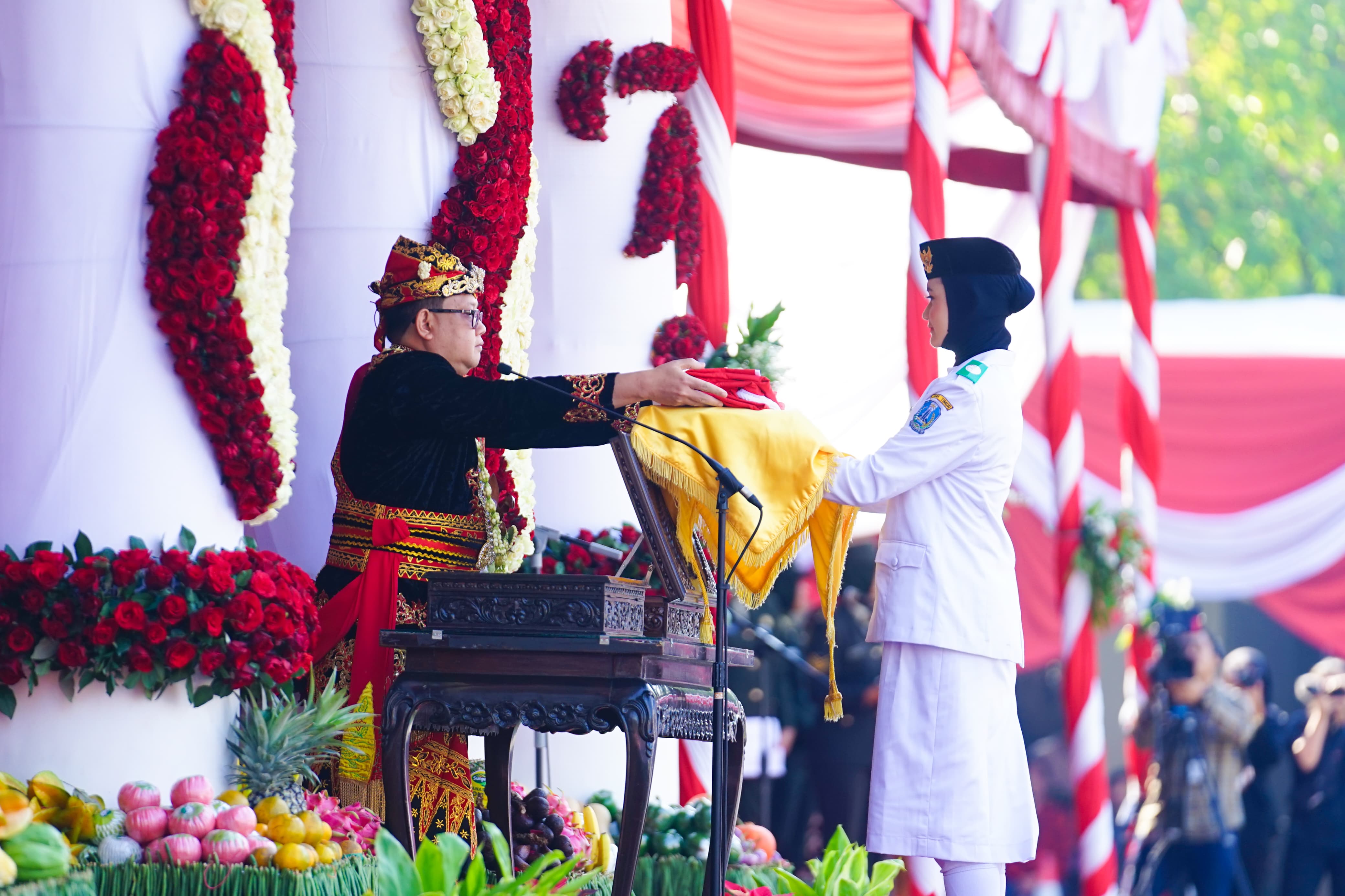 Pj. Gubernur Jatim Ajak Masyarakat Isi Kemerdekaan dengan Kegiatan Positif