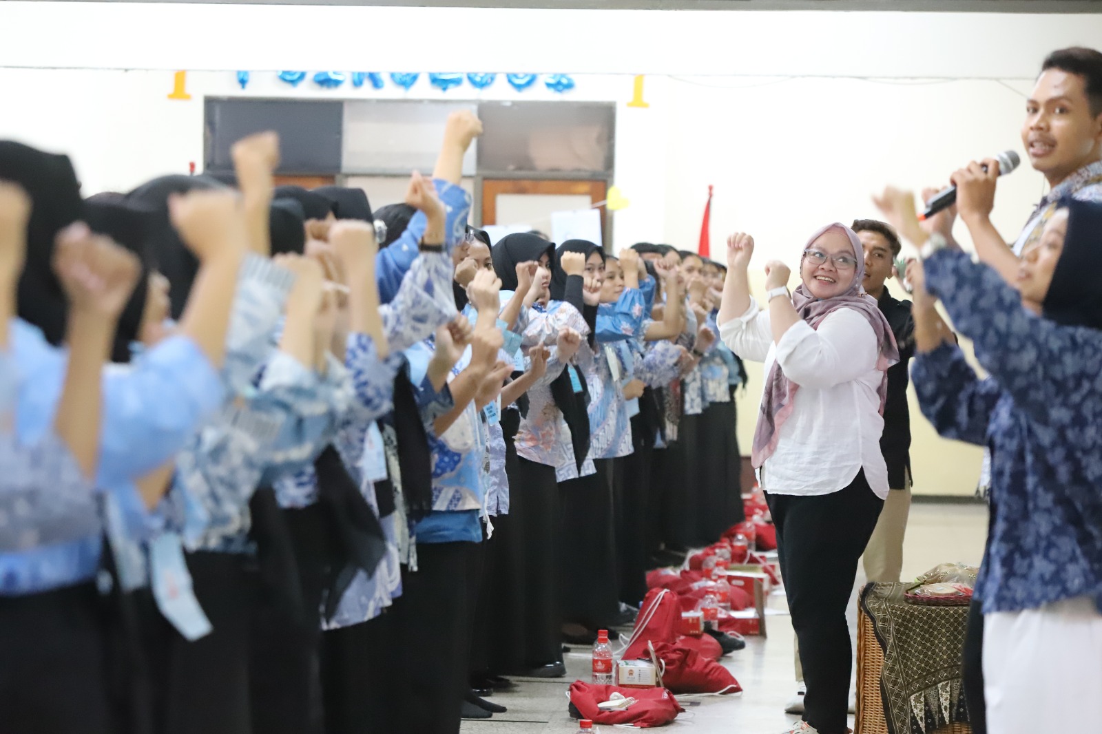 PKKMB Fakultas Psikologi Universitas 17 Agustus 1945 (Untag) Surabaya mengusung tema "Teknologi untuk Budi Pekerti," berlangsung meriah dan penuh semangat