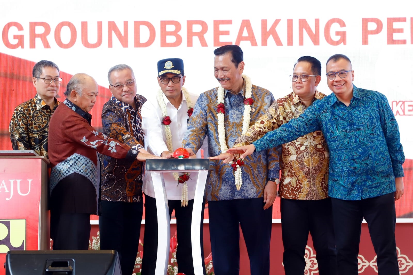 Pj. Gubernur Jatim Dampingi Menko Marves Resmikan Bandara Dhoho Kediri dan Ground Breaking Akses Tol