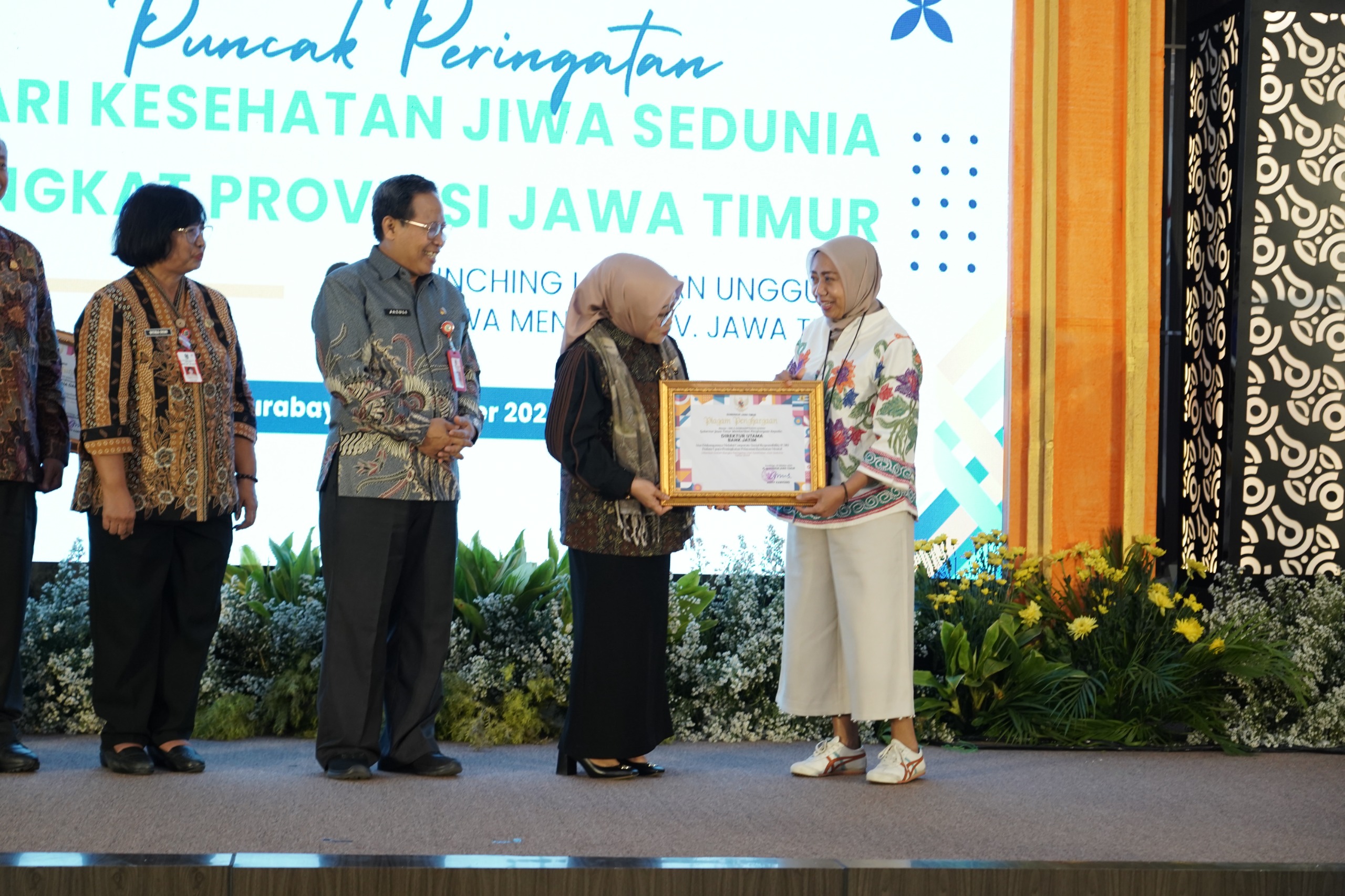 PT Bank Pembangunan Daerah Jawa Timur Tbk (bankjatim) berhasil meraih penghargaan berkat dukungan dalam upaya peningkatan pelayanan kesehatan mental melalui CSR