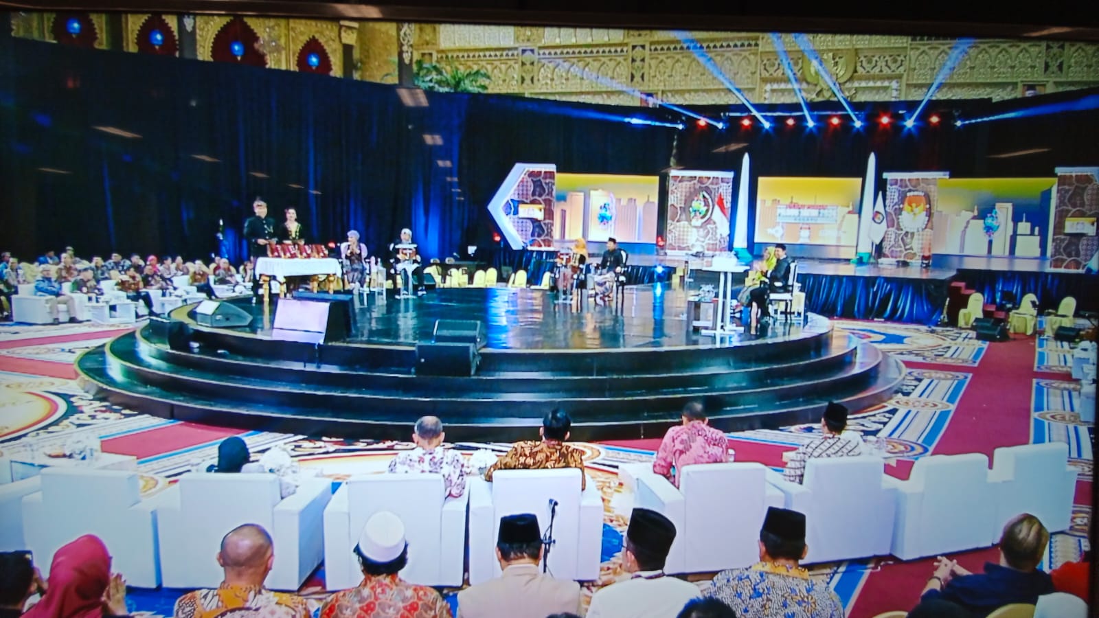 Komisi Pemilihan Umum Provinsi Jawa Timur (KPU Jatim) sukses menyelenggarakan Debat Publik pertama untuk Pemilihan Gubernur Jawa Timur (Pilgub Jatim) 2024,  Jumat, 18 Oktober 2024 lalu