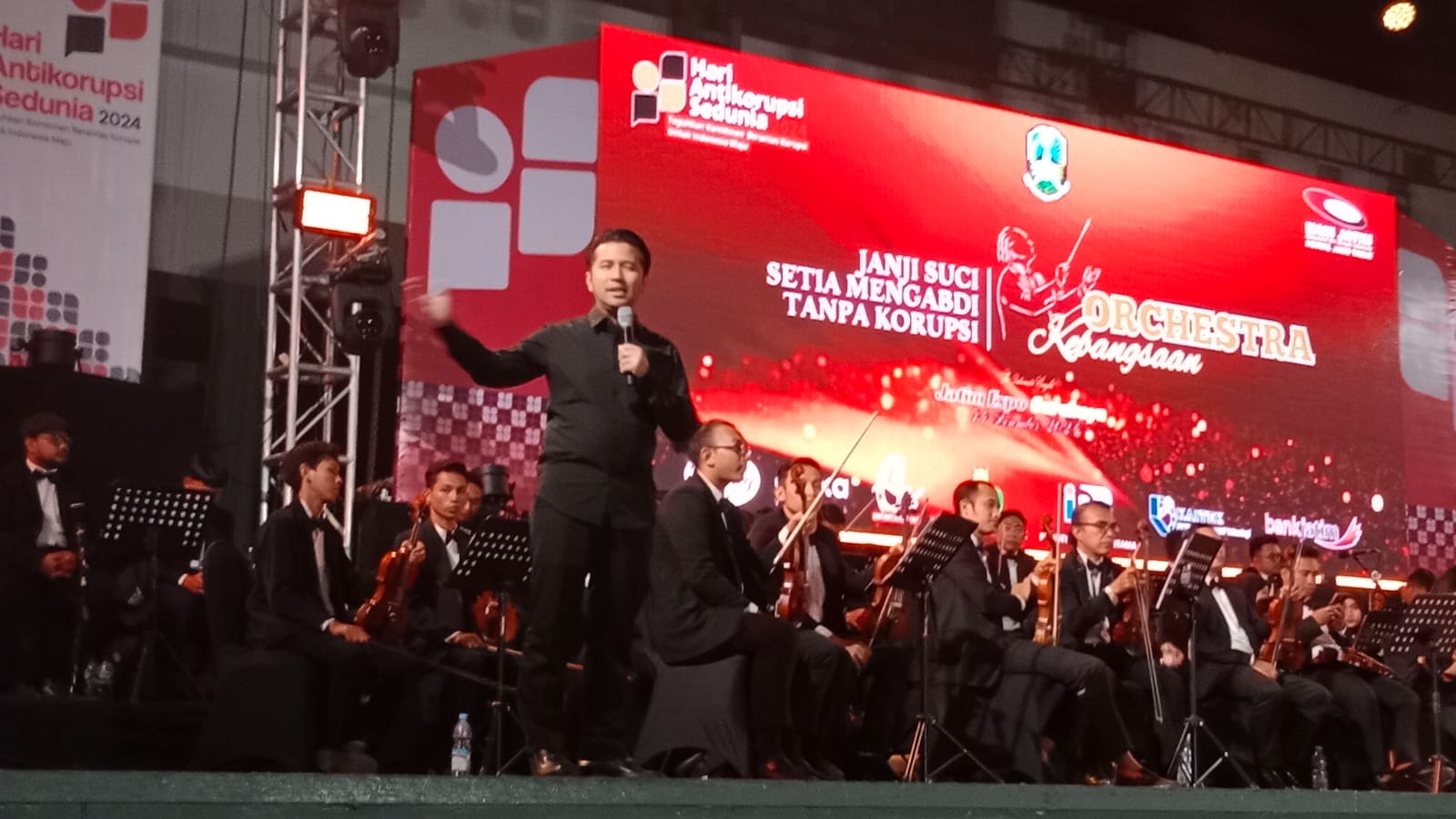 Wakil Gubernur Jawa Timur terpilih, Emil Elestianto Dardak turut hadir dalam acara Orkestra Kebangsaan di Jatim Expo Surabaya, Sabtu, 14 Desember 2024