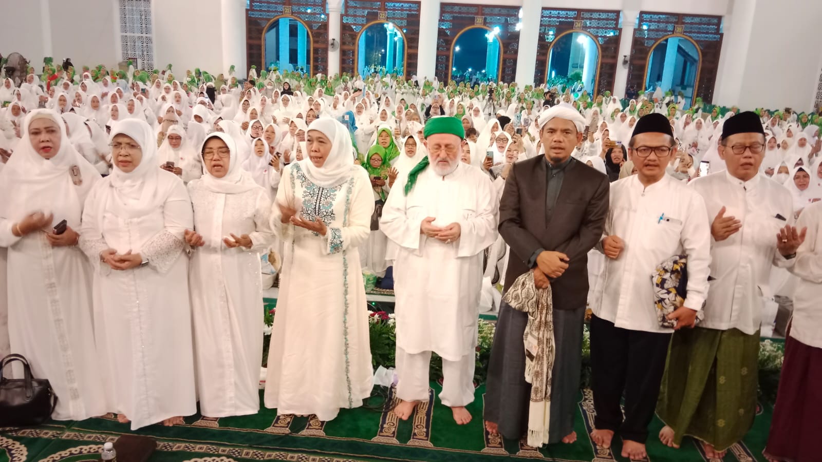 Masjid Nasional Al Akbar Surabaya (MAS) kembali menjadi pusat perhatian umat Islam dengan menggelar Kajian Tafsir Al Jailani yang kali ini membahas Surat Al-Baqarah Ayat 74