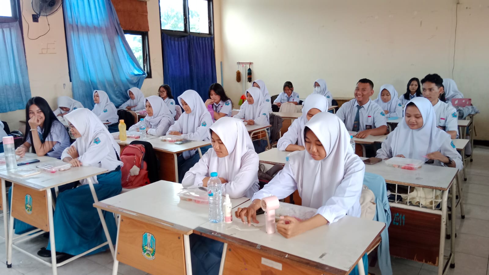 Pemerintah Indonesia melalui tiga kementerian resmi merilis Surat Edaran Bersama (SEB) yang mengatur mekanisme pembelajaran selama bulan Ramadhan 2025