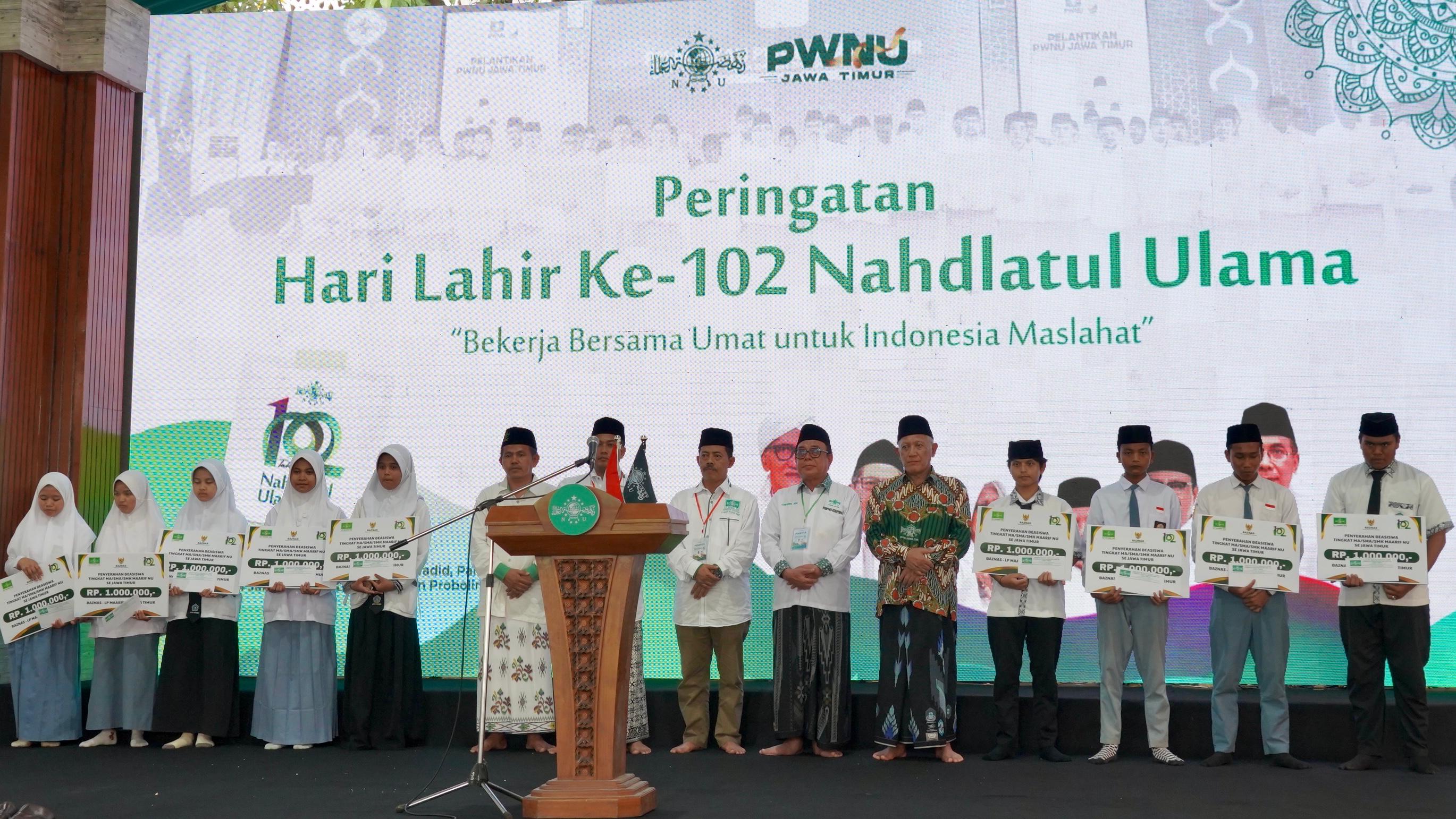 sebanyak 250 siswa dari Lembaga Pendidikan Ma’arif Nahdlatul Ulama (LP Ma’arif NU) Jawa Timur menerima beasiswa dari Badan Amil Zakat Nasional (BAZNAS) Jawa Timur.