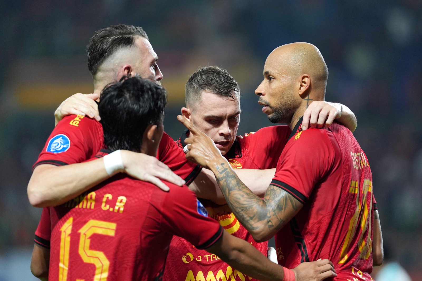 Persija Jakarta harus puas berbagi angka dalam laga pekan ke-21 Liga 1 2024/2025 setelah bermain imbang 2-2 melawan PSBS Biak.