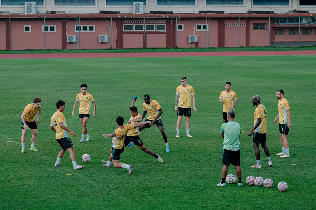 Persebaya Tanpa Ardi Idrus, PSIS Dihantui Masalah Internal: Duel Sarat Strategi di GBT