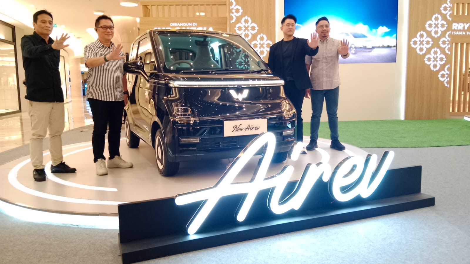 Wuling Hadirkan New Air ev & New Cloud EV di Surabaya: Inovasi, Kenyamanan, dan Promo Spesial