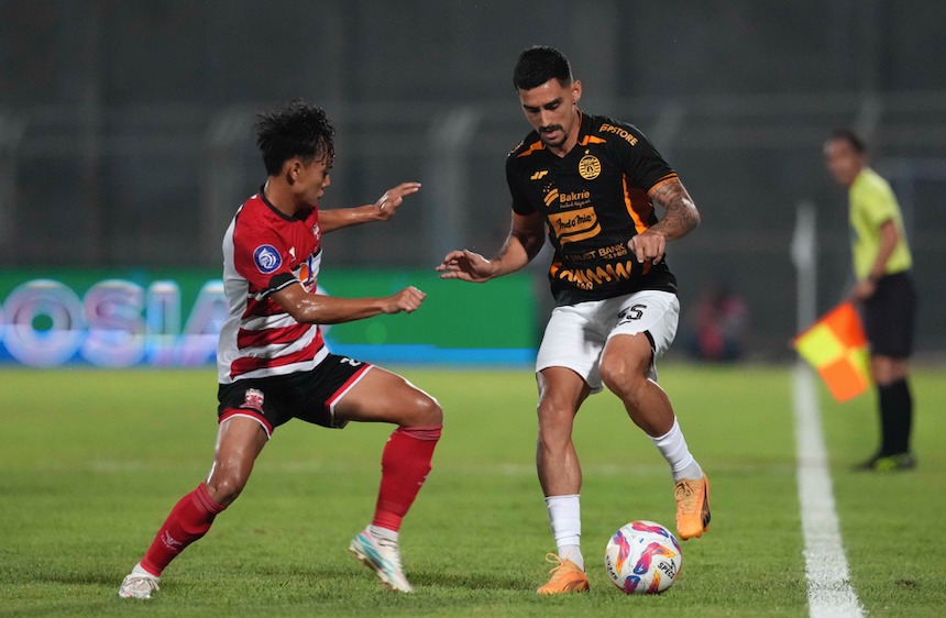 Persija mengakhiri laga vs Madura United dengan skor 0-1 di Stadion Gelora Bangkalan, Minggu (6/4/2025) malam.