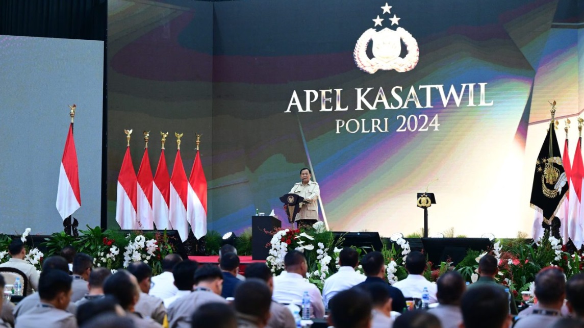 Presiden Prabowo Subianto menghadiri pembukaan Apel Kepala Satuan Wilayah (Kasatwil) Polri Tahun 2024 di Akademi Kepolisian (Akpol), Kota Semarang, pada Rabu, 11 Desember 2024. Foto: BPMI Setpres/Muchlis Jr
