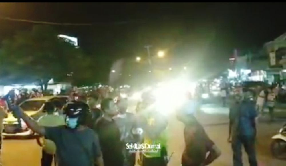 PSBB di Dumai Dibubarkan Massa