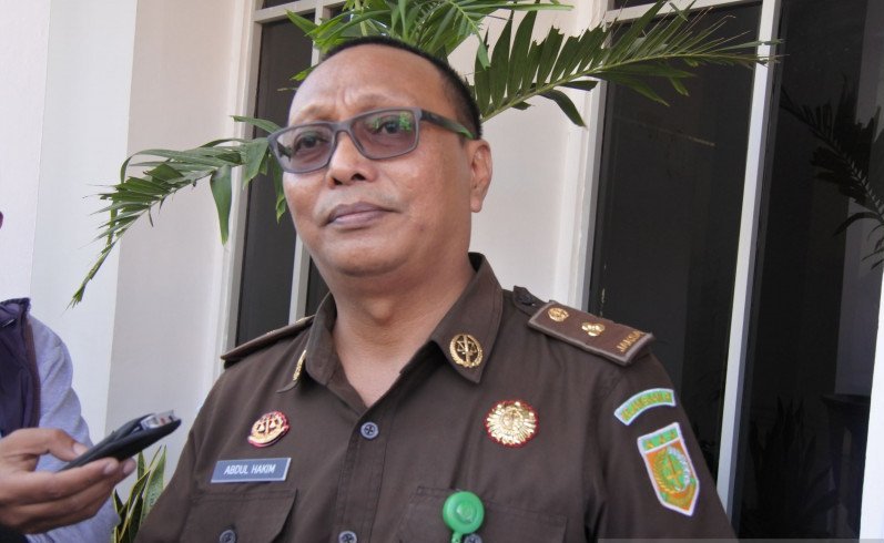 Kepala Seksi Penerangan Hukum dan Humas Kejaksaan Tinggi Nusa Tenggara Timur Abdul Hakim. (Antara/ Benny Jahang)