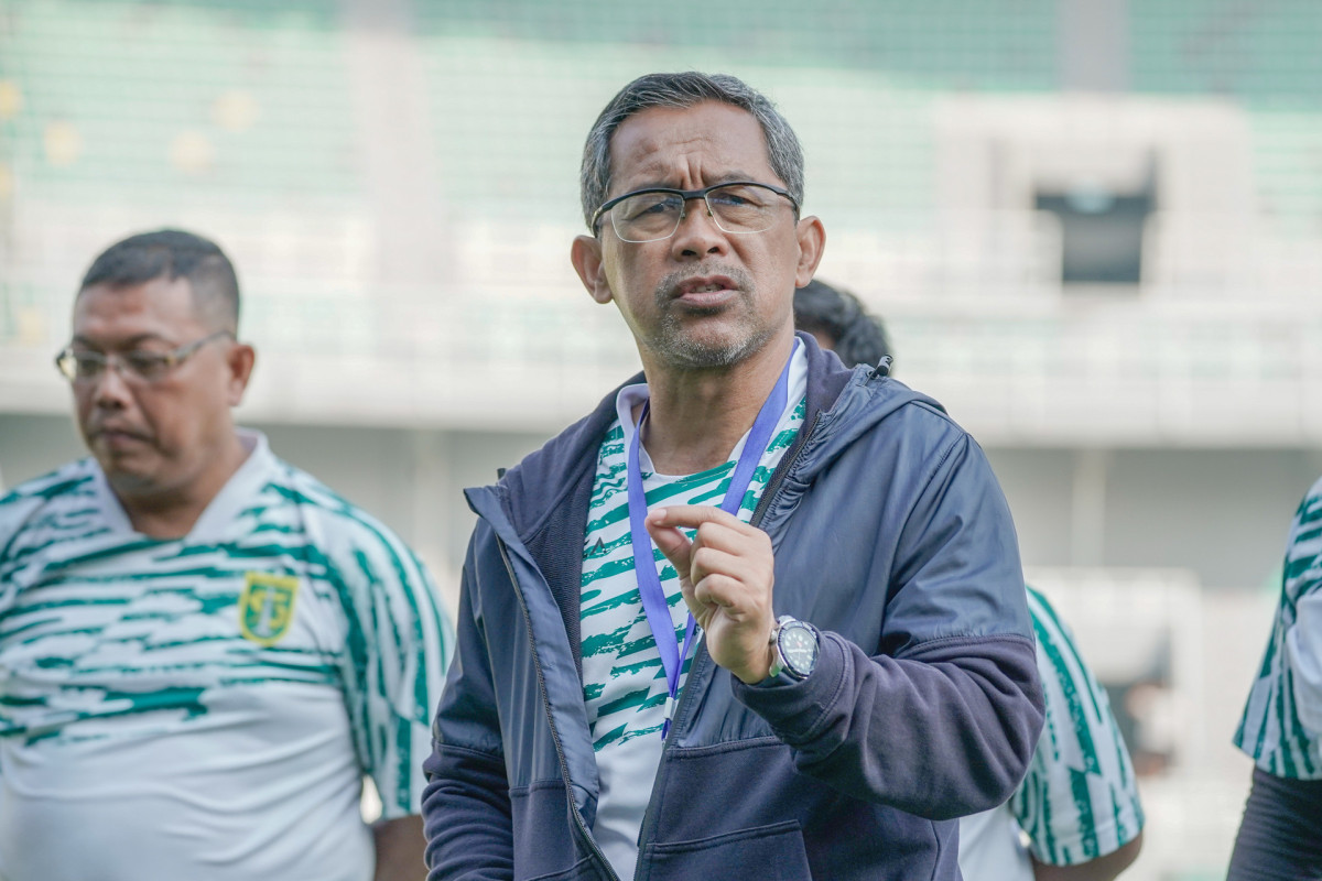 Pelatih Persebaya Aji Santoso