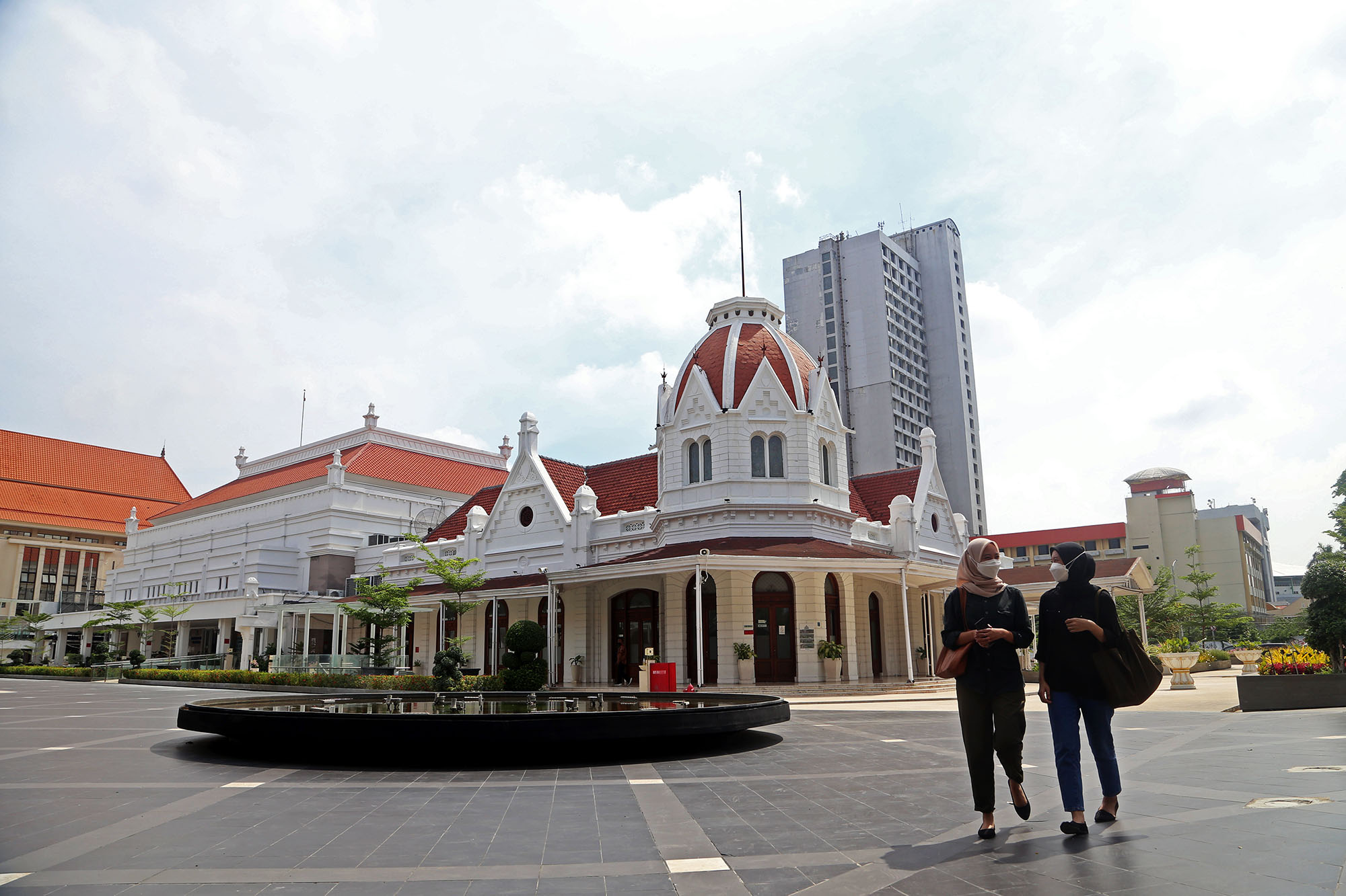 Pemkot Surabaya memastikan pengambilan foto dan video di Balai Pemuda Surabaya berbayar hanya untuk kepentingan komersial