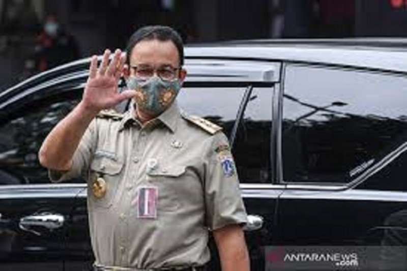 Gubernur DKI Jakarta Anies Baswedan tiba di Mapolda Metro Jaya, Jakarta, Selasa (17/11/2020). Gubernur DKI Jakarta Anies Baswedan dipanggil pihak kepolisian untuk dimintai keterangan terkait pelanggaran protokol kesehatan pada acara Maulid Nabi di Petambu